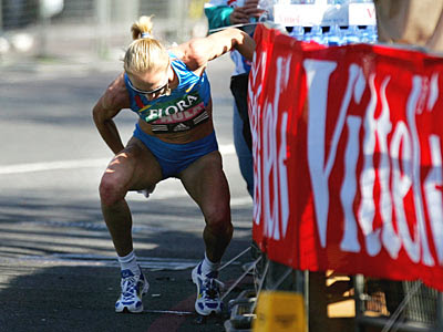 A Woman Pooped Her Pants Halfway Through a Marathon but Ran on Because She  Wanted To Get a PR