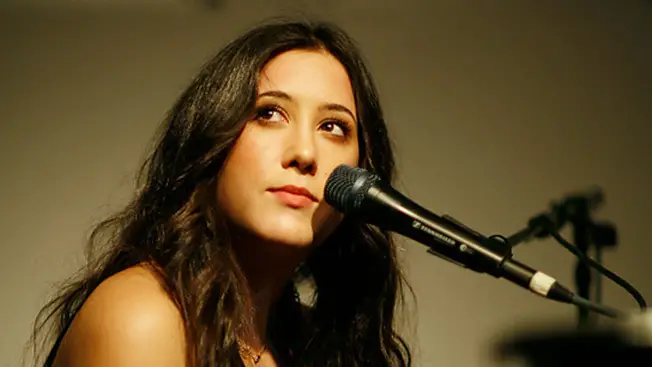 What Vanessa Carlton Taught Me About Creative Growth