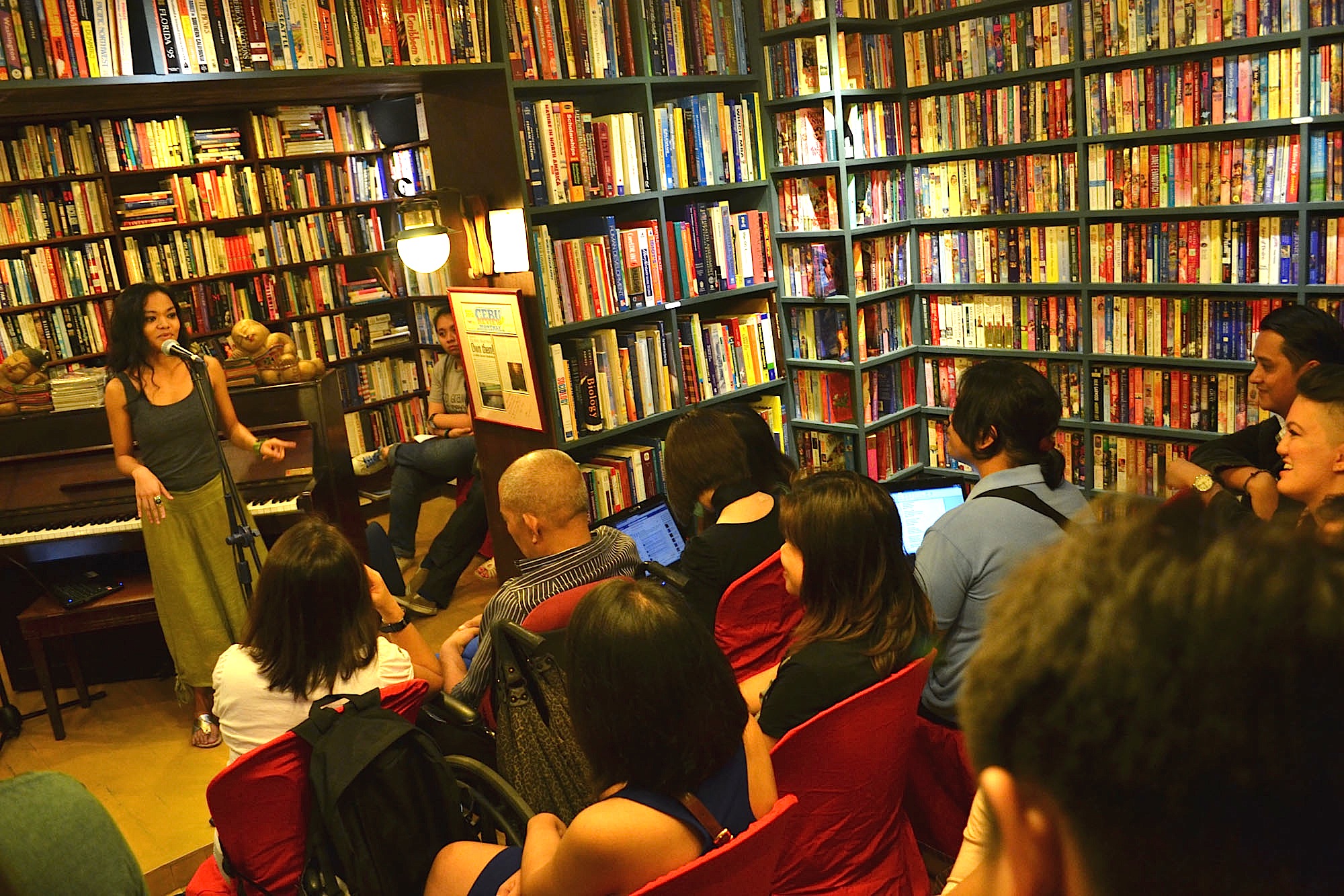 9 Reasons College Poets Should Be Going to Readings, Not Parties