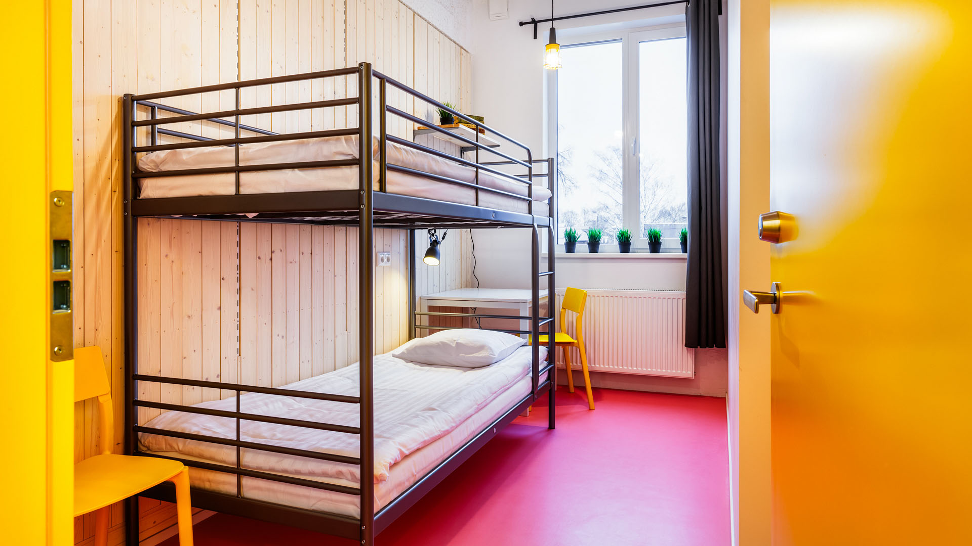 How to Totally Crush It Your First Time at a Hostel