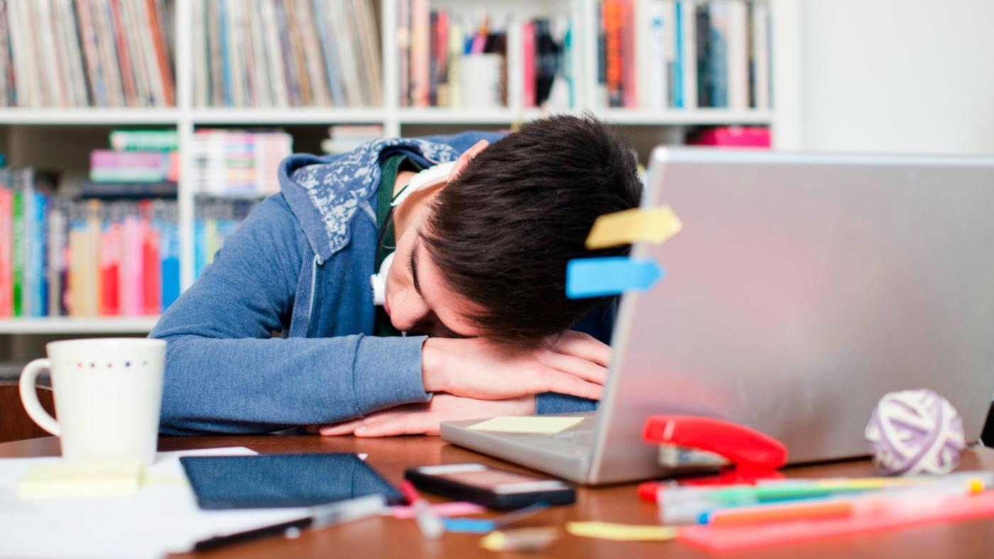 The Stages of a Mid-Semester Breakdown and How to Overcome All that College Dread