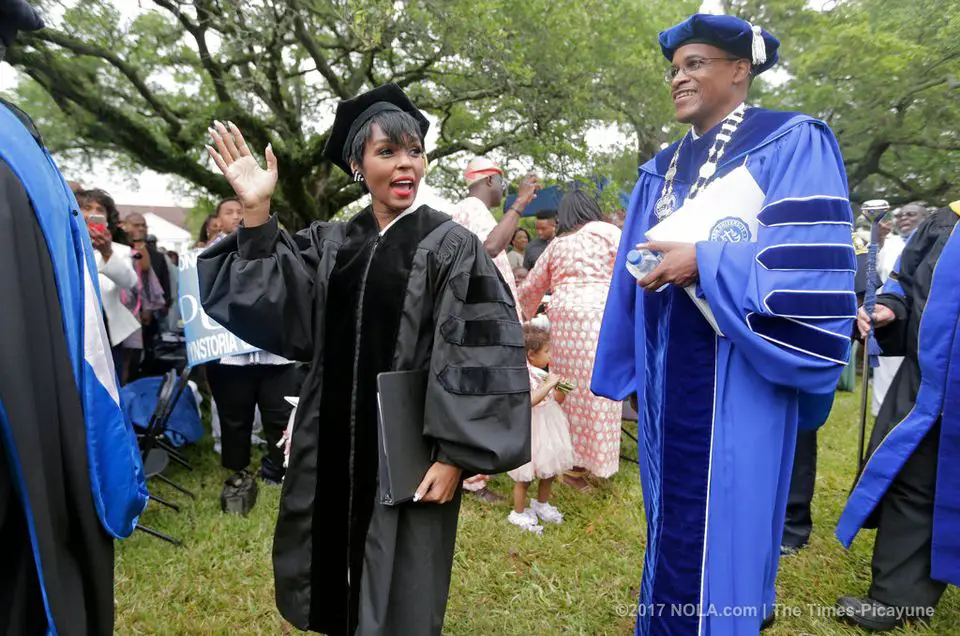 The Best (and Worst) Celebrity Commencement Speeches of 2017