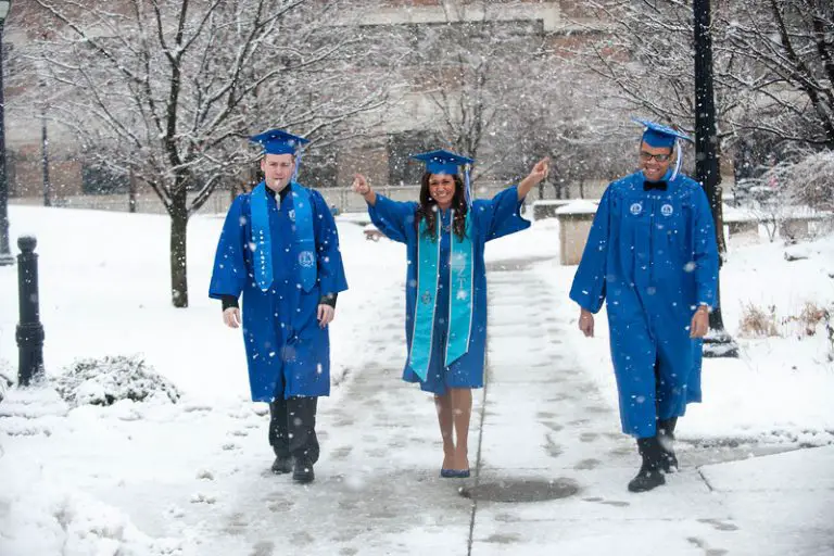 Should You Graduate in the Winter or Spring Commencement?