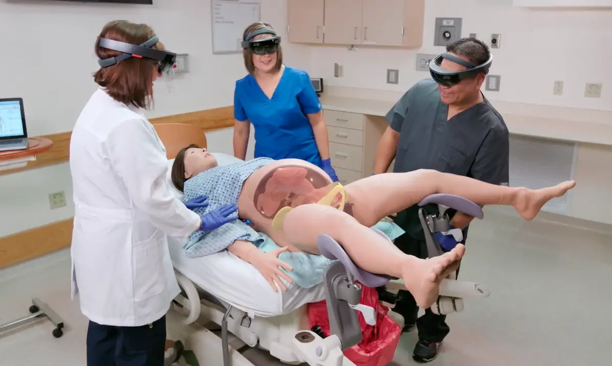 HoloLens childbirth
