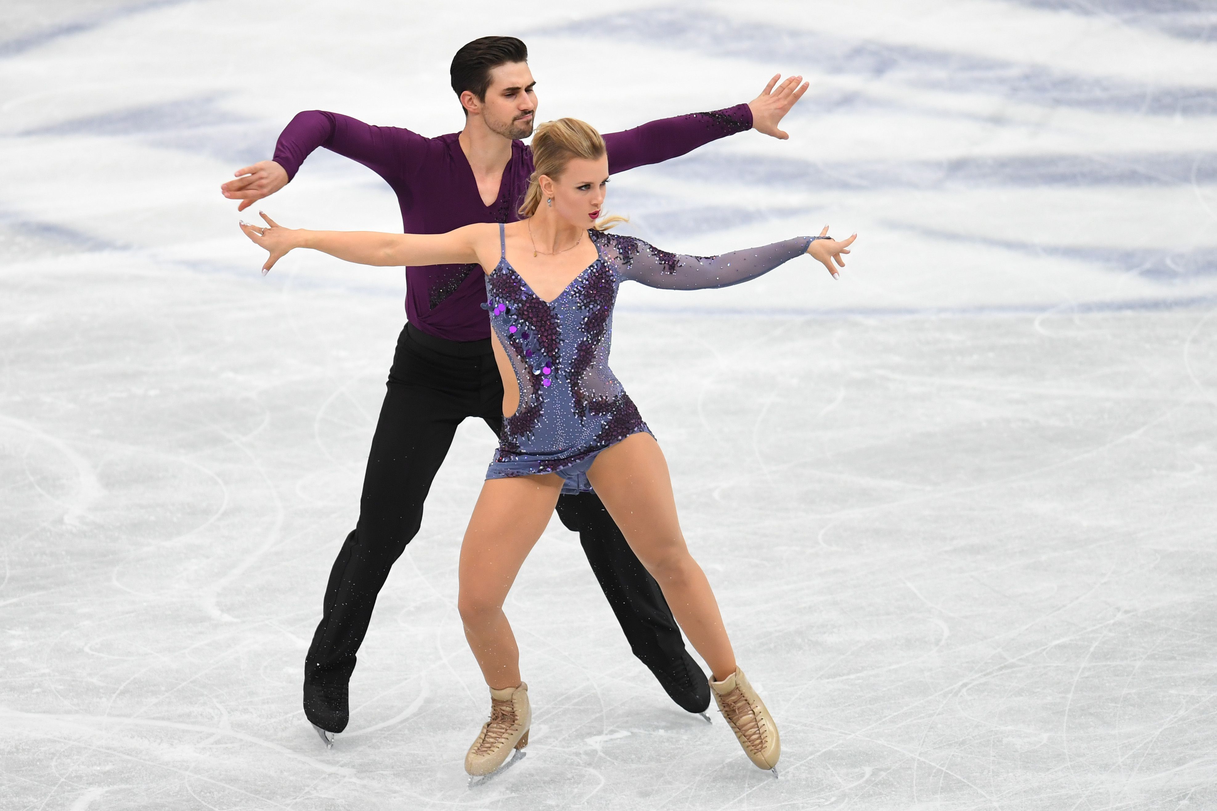 love-or-a-gold-medal-two-olympic-ice-skaters-break-up-to-win