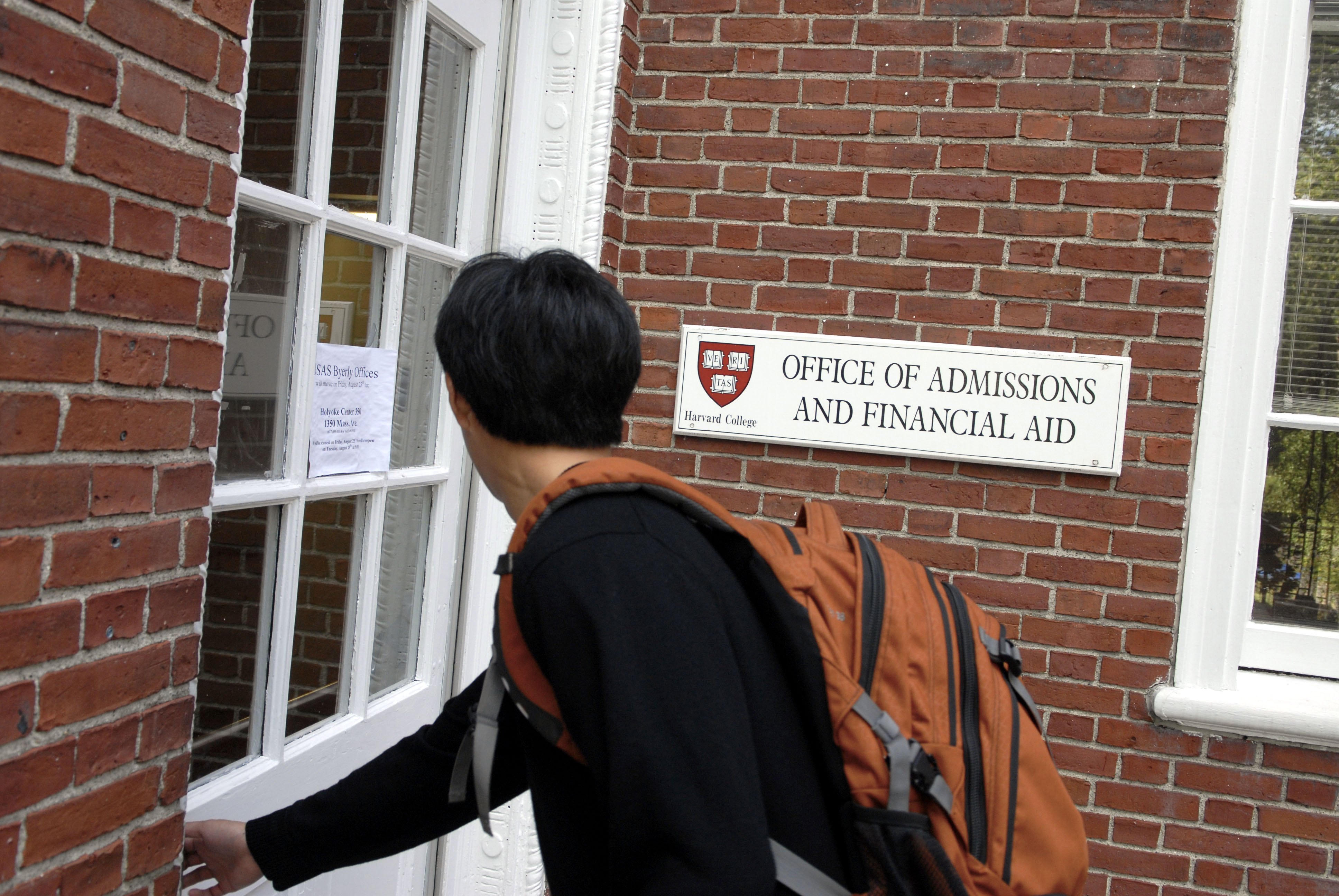 Asian-Americans Sue Harvard for Admissions-Based Discrimination