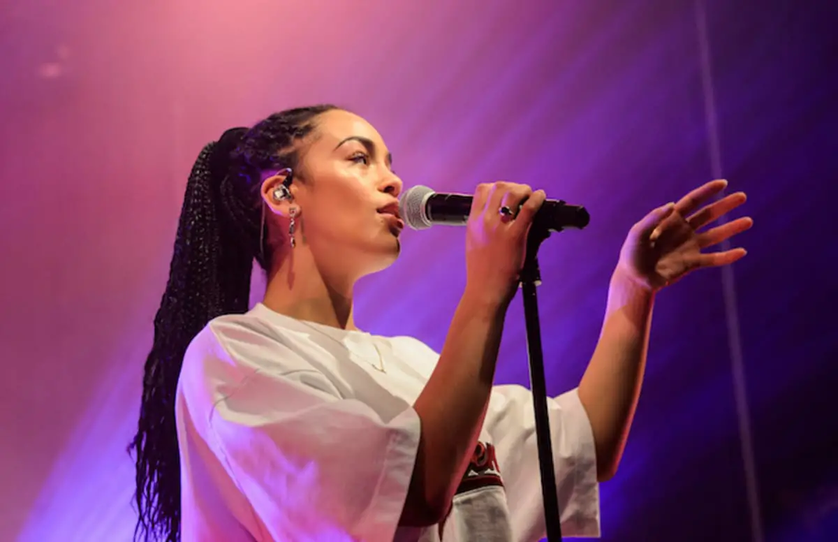 Jorja smith фото