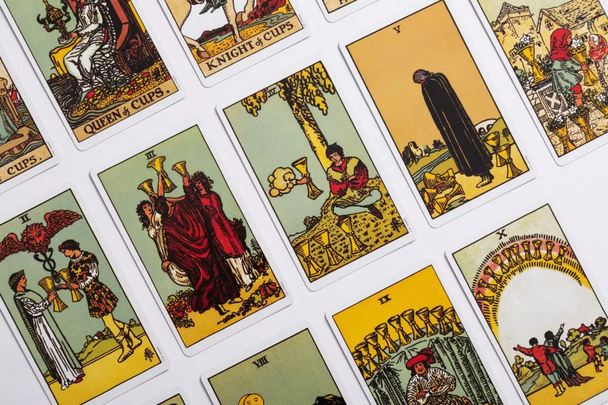 An image of a tarot deck in an article about spotting fake tarot readings