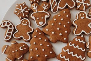 in article about snacking stigma, gingerbread cookies