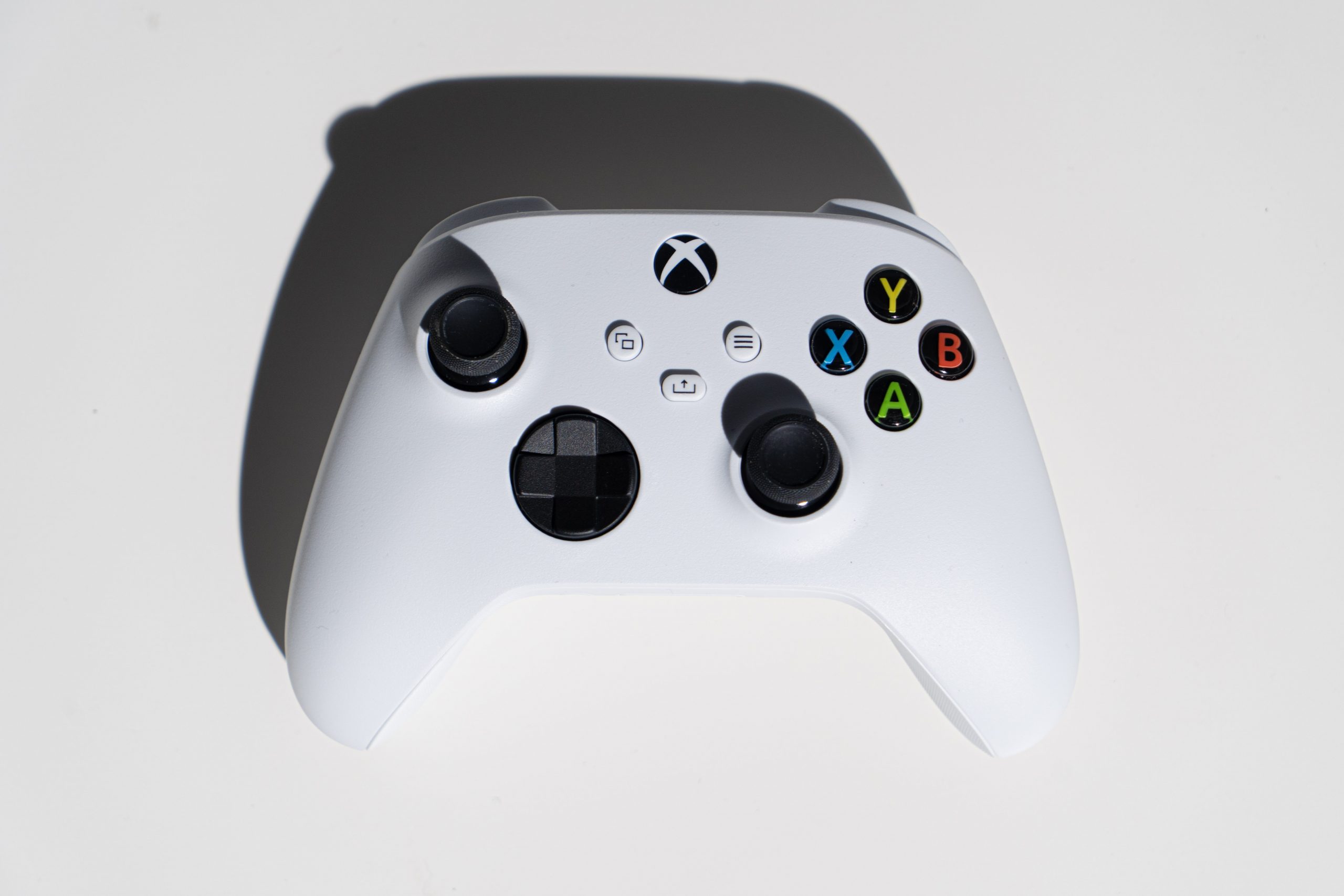 in article about pc games vs console games, an xbox controller
