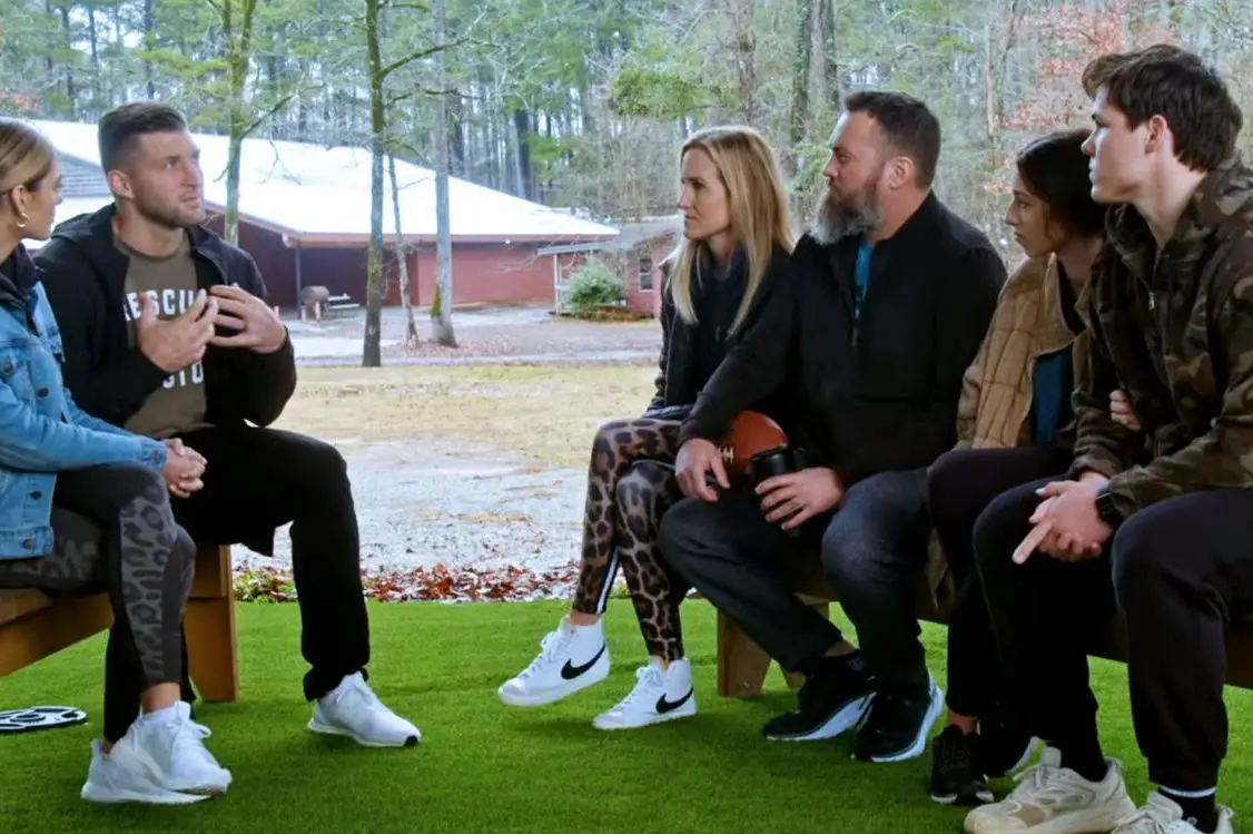 The cast of At Home with the Robertsons as they sit down to discuss hot button issues.