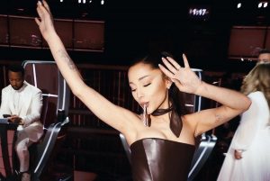 in an article about Asian-fishing, a photo of Ariana Grande