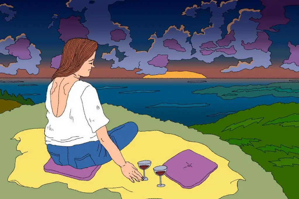 An illustration of "Superache" shows a woman on the beach next to an empty towel.