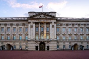 in article about the british royal family, a photo of buckingham palace