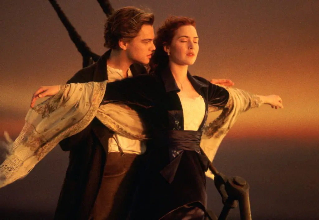 In an article about the filmography of James Cameron, an image of Jack and Rose in "Titanic."
